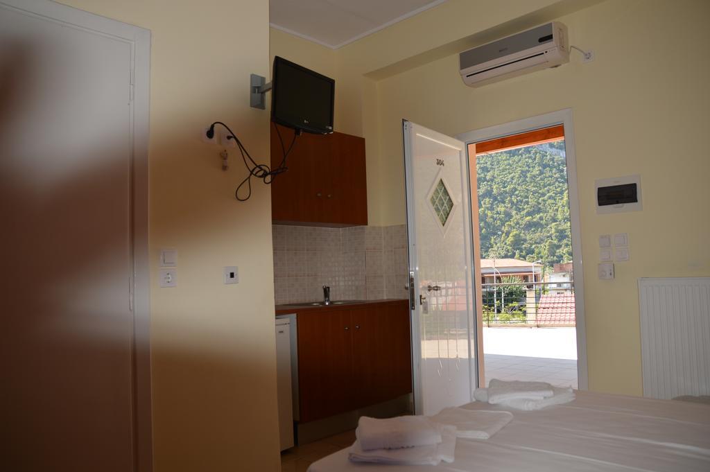 Marvi Hotel Kamena Vourla Exterior photo